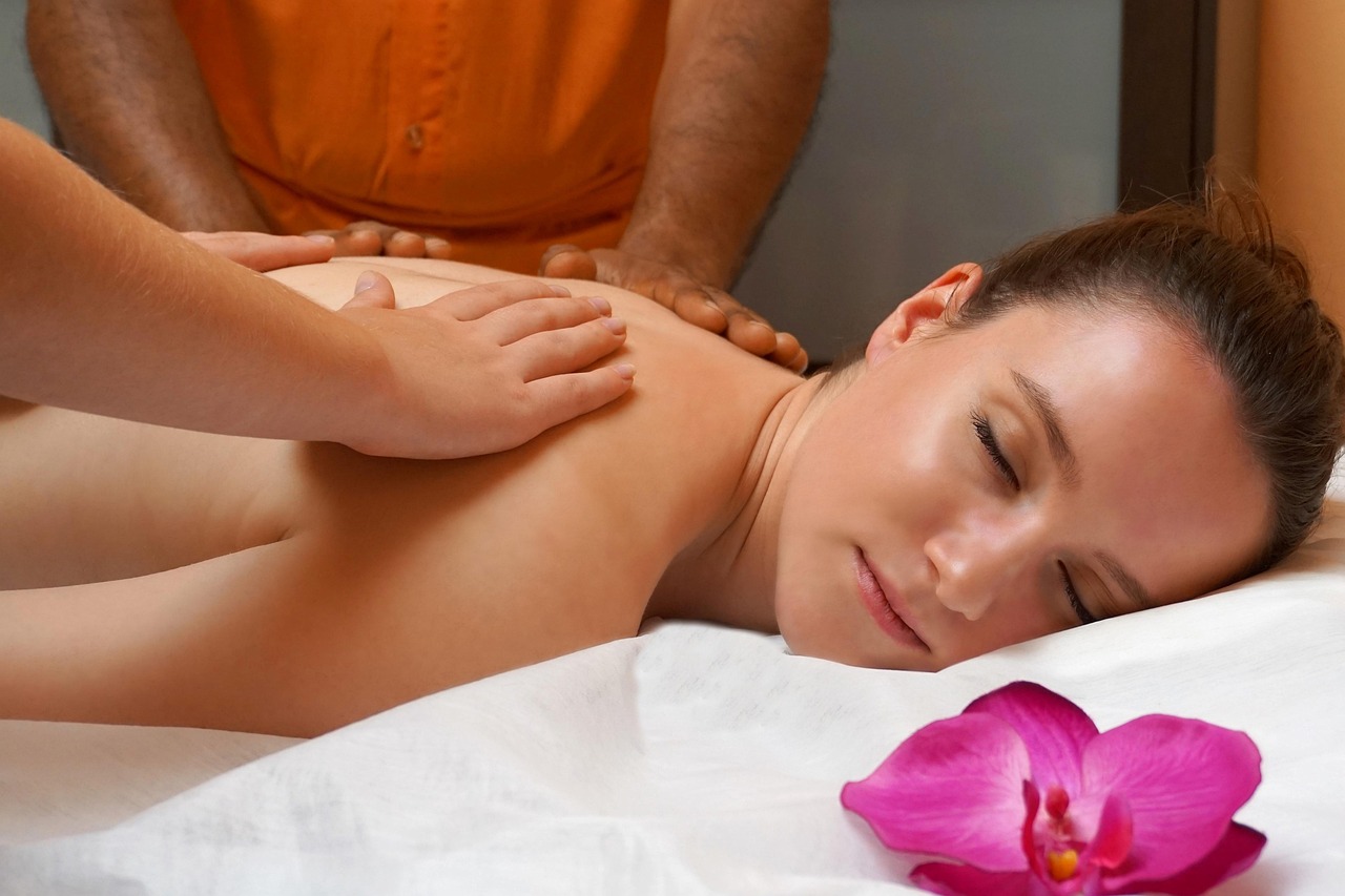 ilustration massage home service bali | putubali spa home care