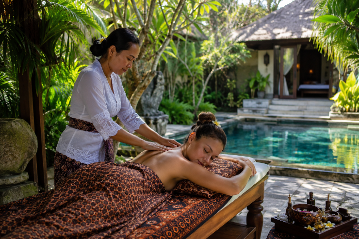 Balinese massage treatment on villa | Putu bali spa home care
