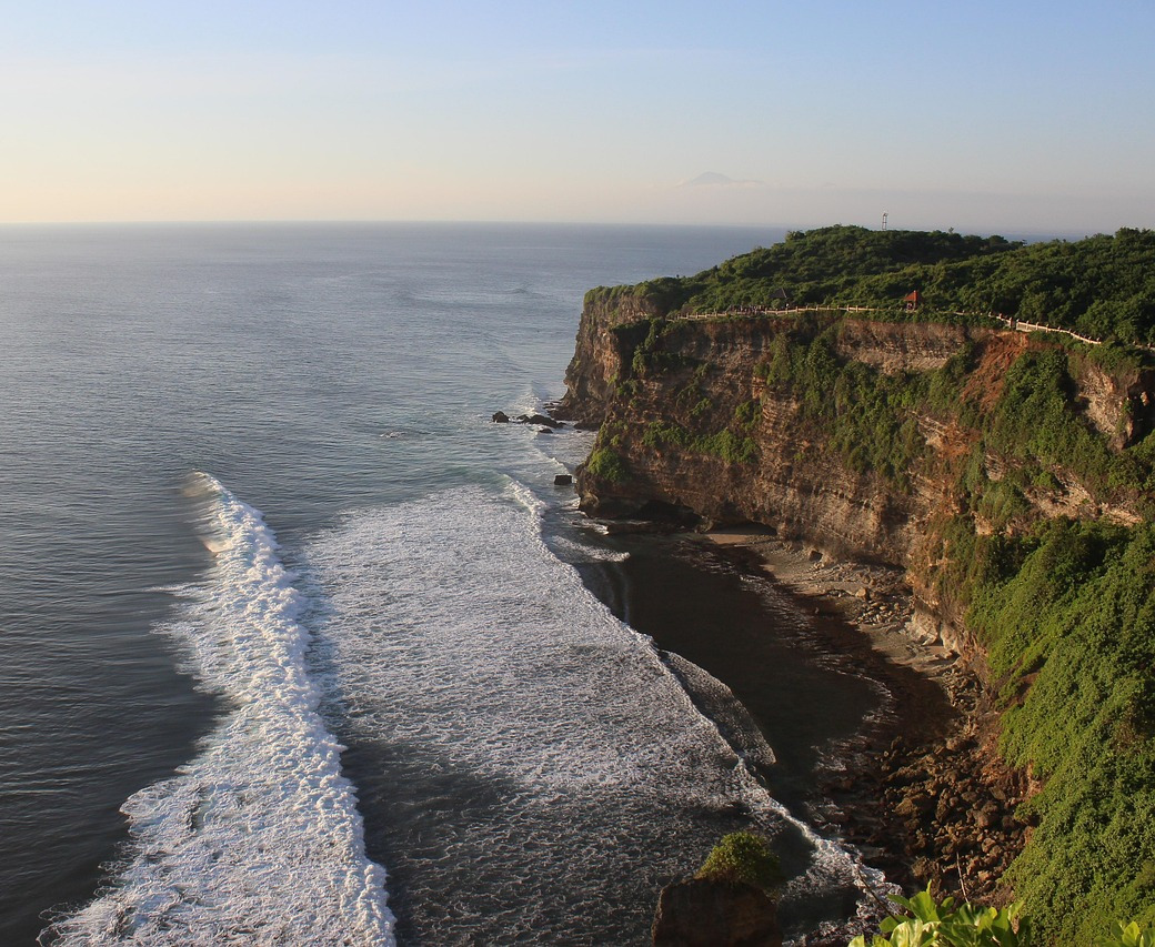 Pecatu cliff on dream land beach  | Putu bali spa home care 